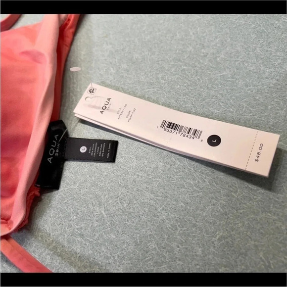 NWT Aqua Bloomingdale’s Exclusive Ombré Triangle Bikini Top - Picture 3 of 5